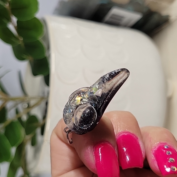 🔥LAST PAIR🔥 Raven's Skull Sparkle Fleck  Earrings, Unisex - Picture 5 of 7